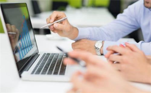 高效品牌營(yíng)銷(xiāo)策劃的核心技巧與實(shí)踐路徑